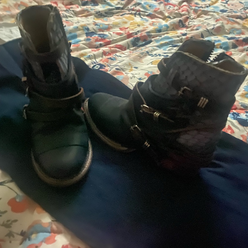 Freebird “Most Wanted” turquoise booties! - Picture 6 of 6